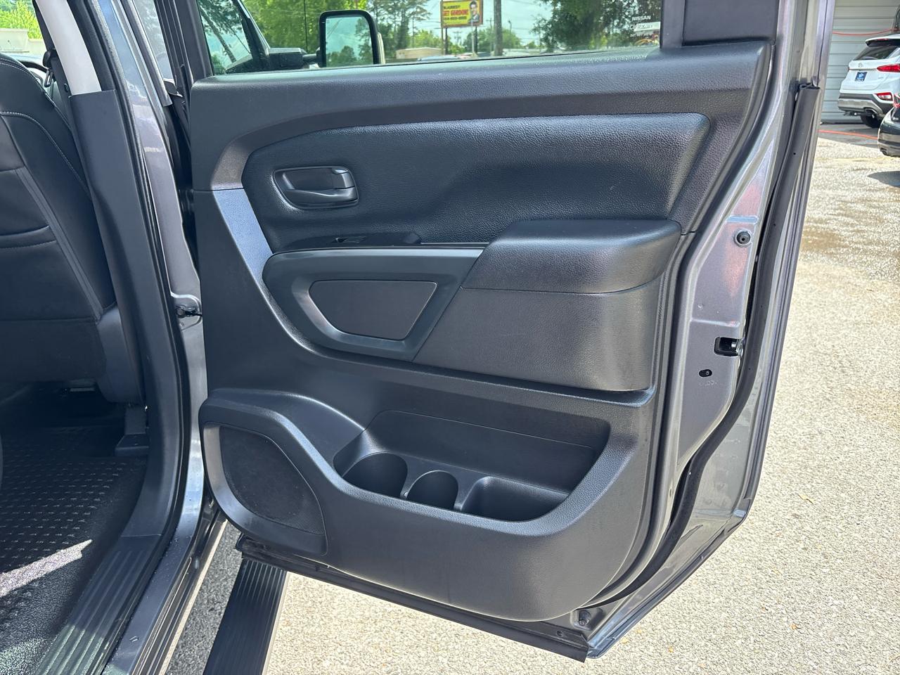 Nissan Titan S Crew Cab 2WD 2019