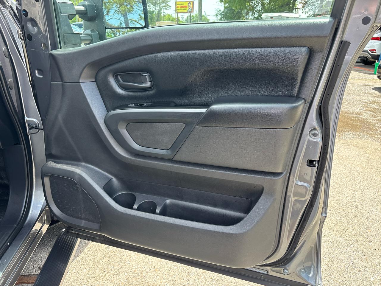 Nissan Titan S Crew Cab 2WD 2019
