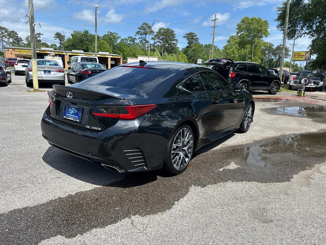 Lexus RC 200t 2D Coupe 2017