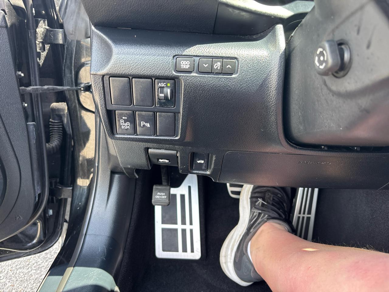 Lexus RC 200t 2D Coupe 2017