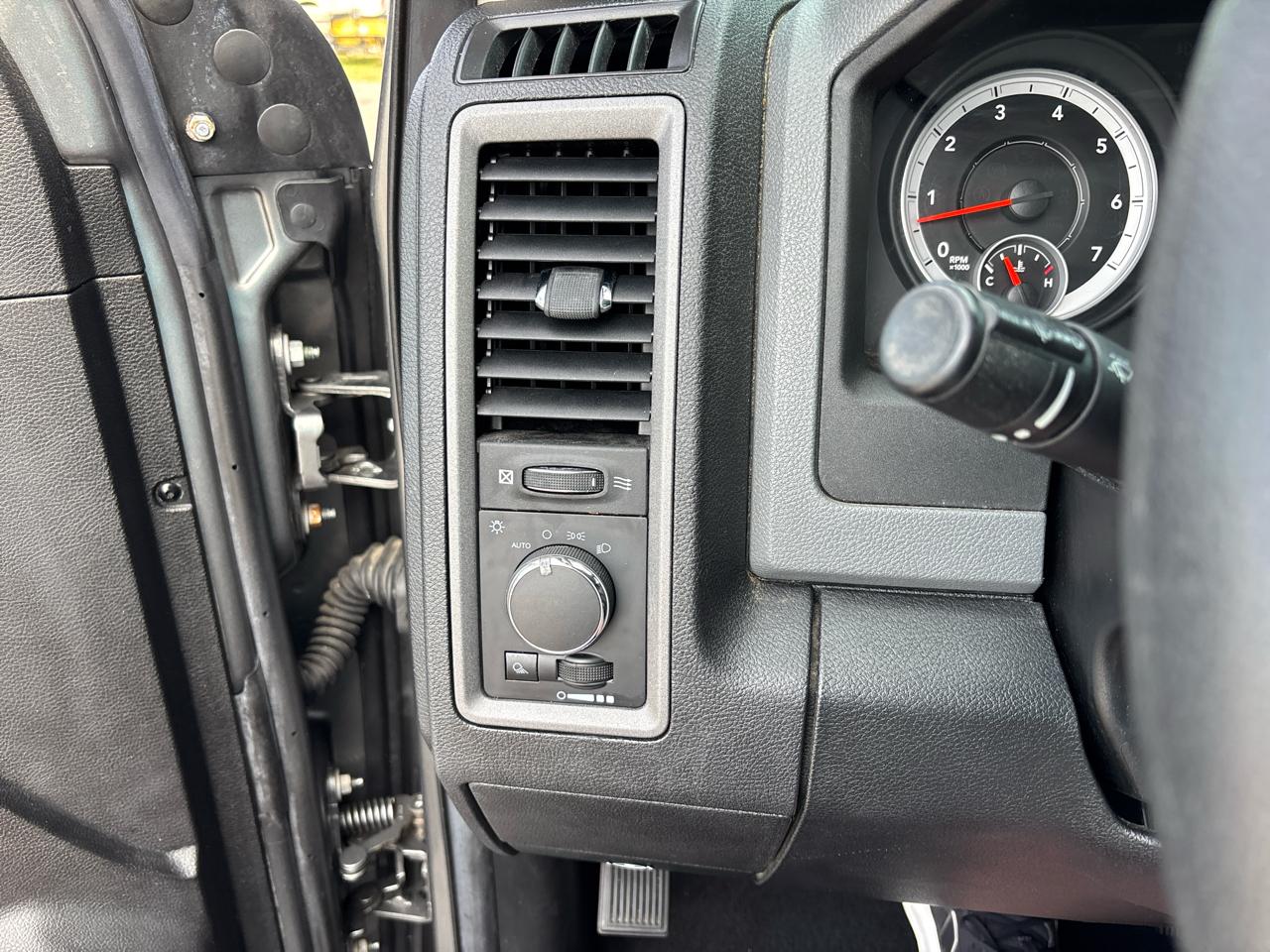 RAM 1500 Tradesman Quad Cab 2WD 2013