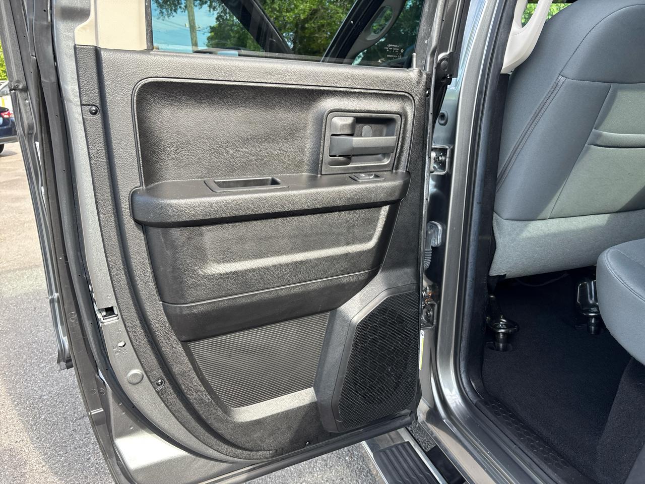 RAM 1500 Tradesman Quad Cab 2WD 2013