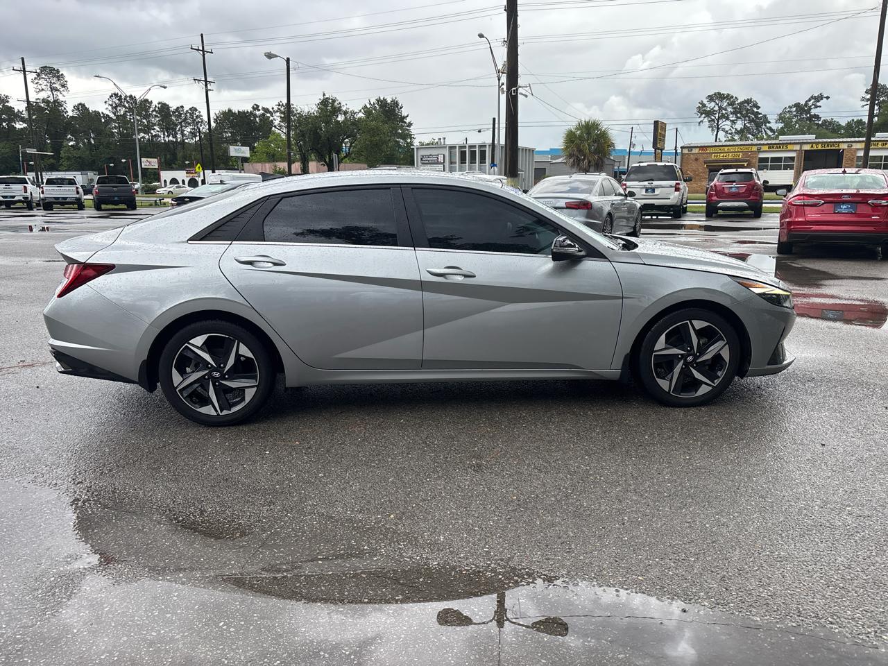 Hyundai Elantra Limited 2022