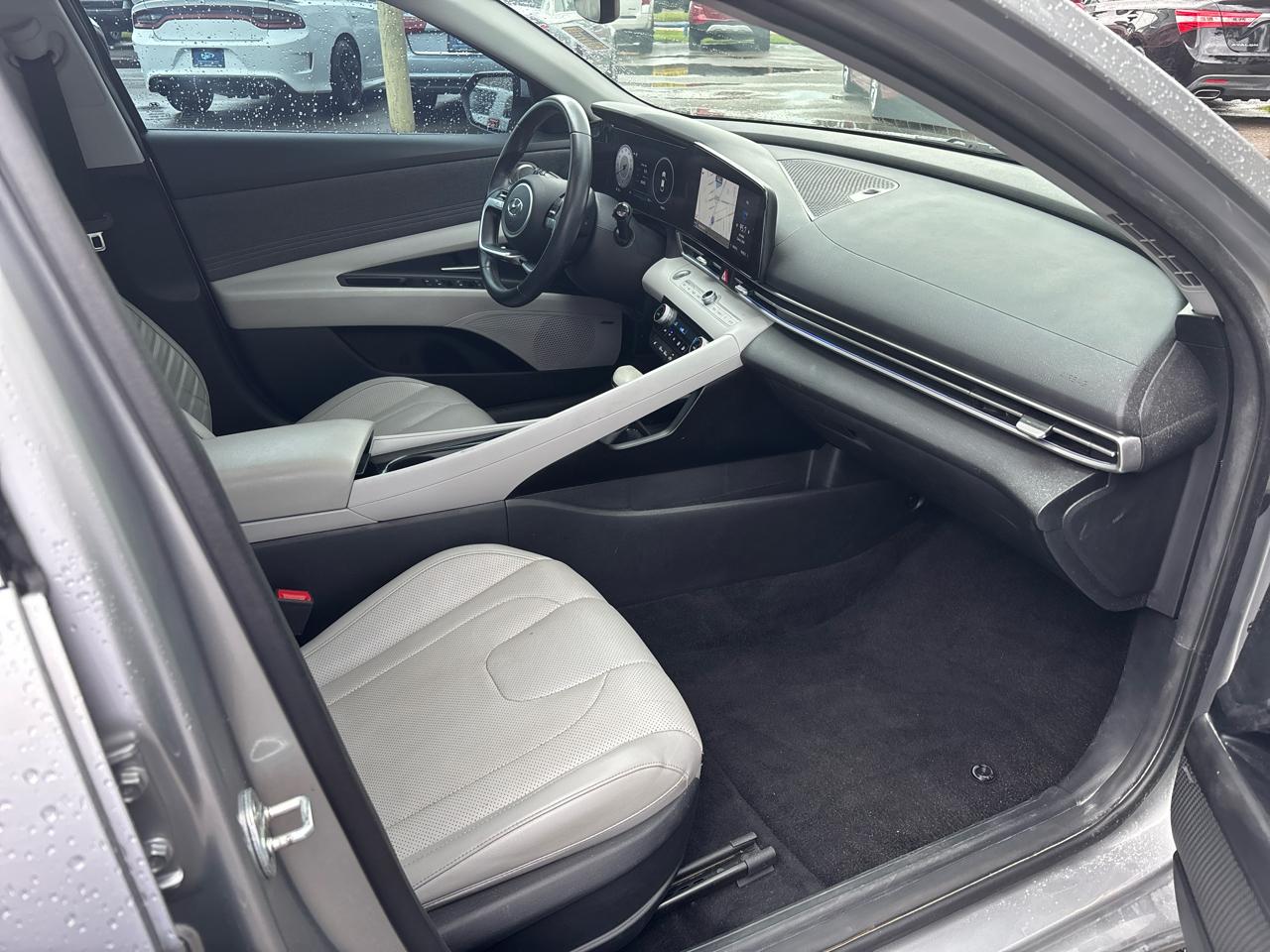 Hyundai Elantra Limited 2022