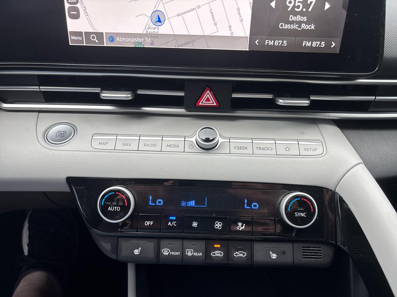 Hyundai Elantra Limited 2022