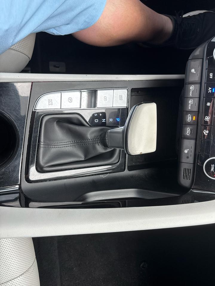 Hyundai Elantra Limited 2022