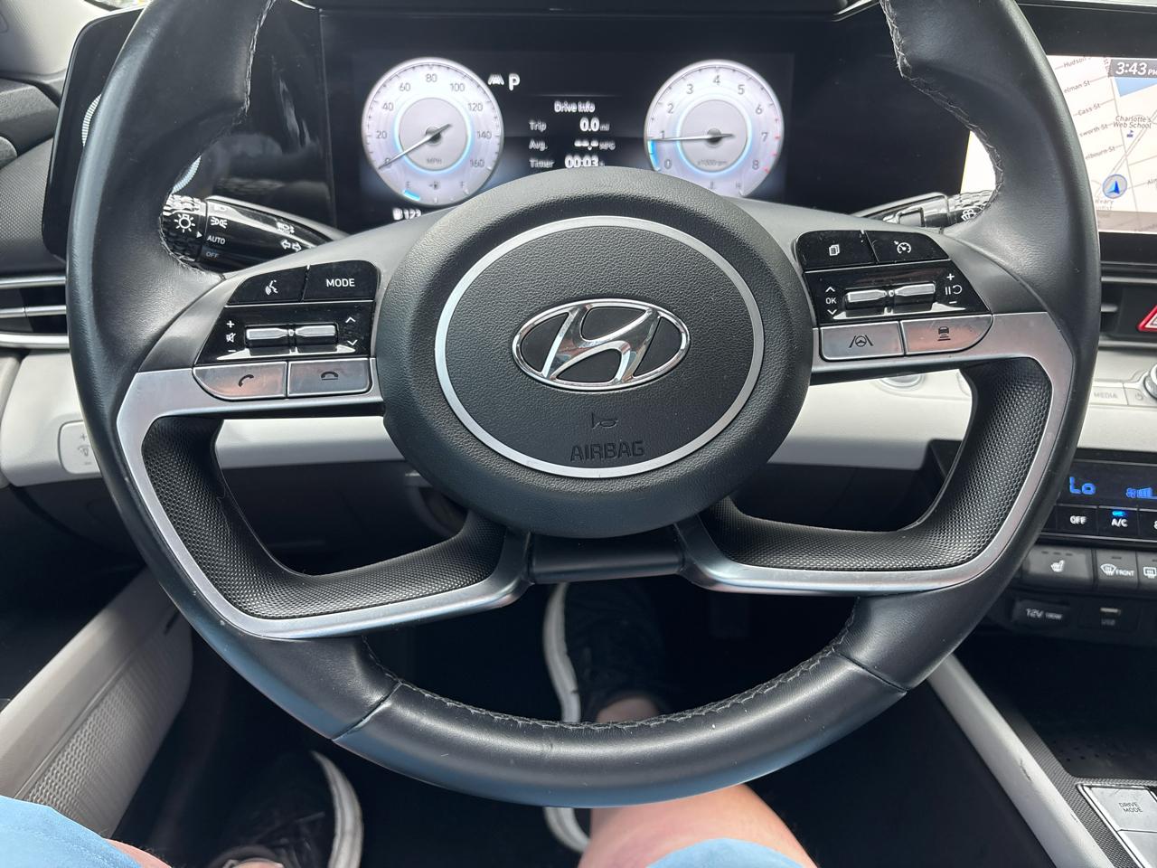 Hyundai Elantra Limited 2022