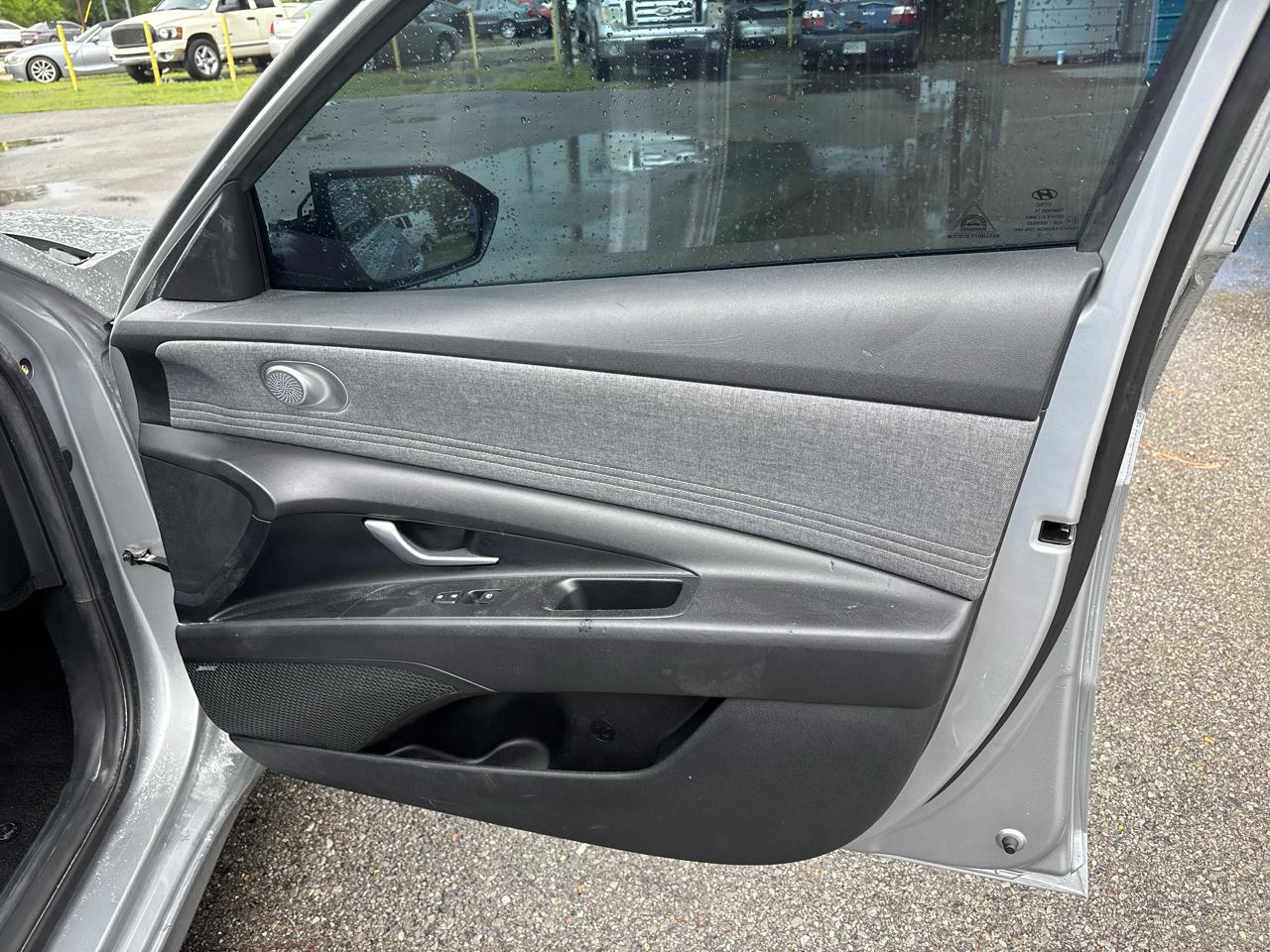 Hyundai Elantra Limited 2022