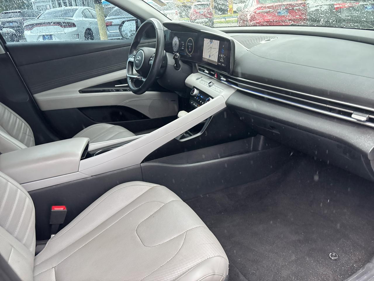 Hyundai Elantra Limited 2022