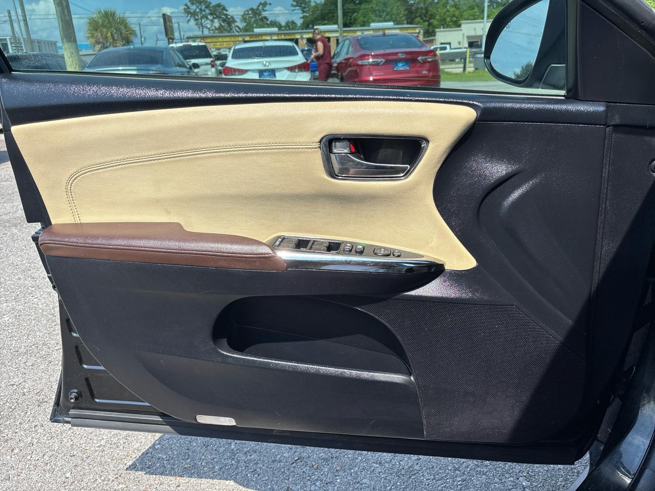 Toyota Avalon XLE 2013