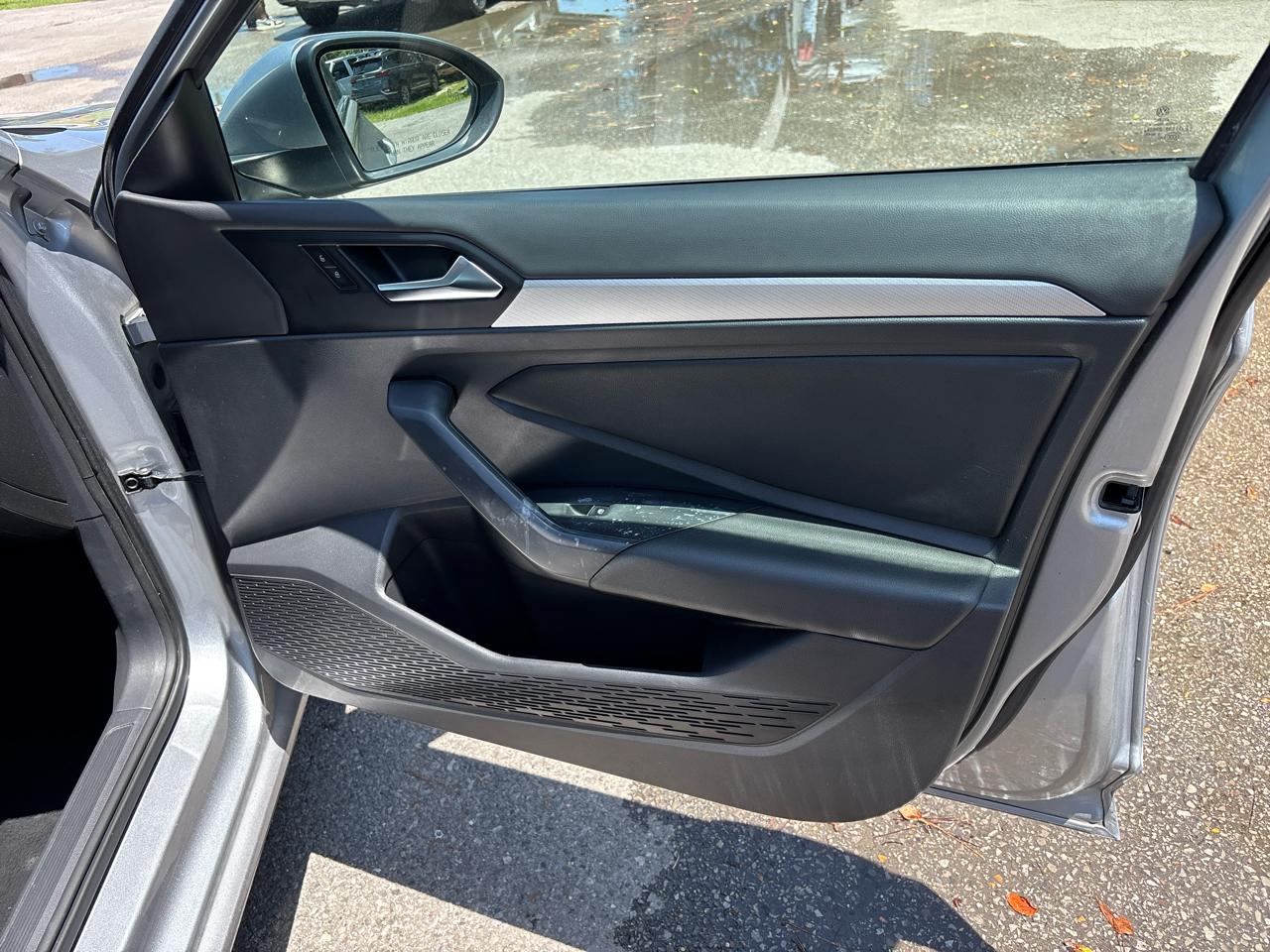 Volkswagen Jetta 1.4T S 8A 2021