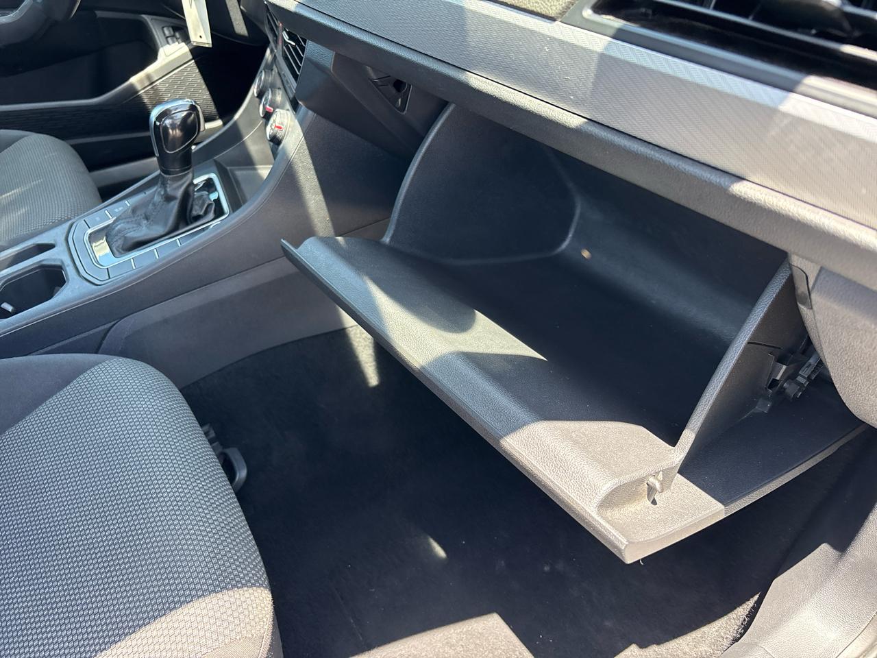 Volkswagen Jetta 1.4T S 8A 2021