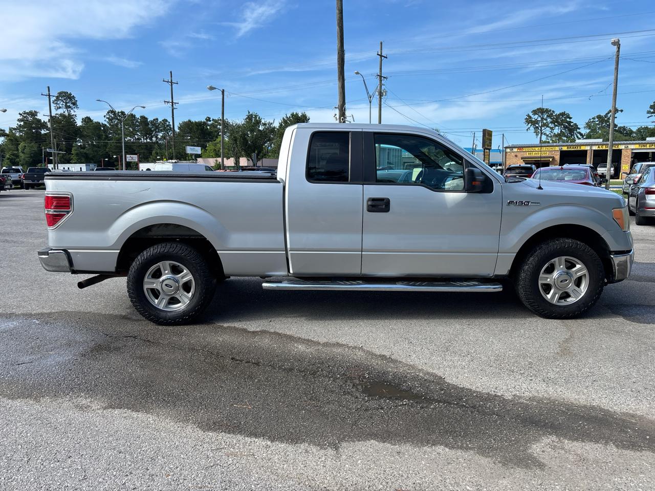 Ford F-150 XLT SuperCab 8-ft. Bed 2WD 2010