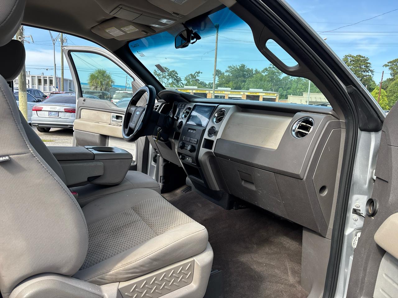 Ford F-150 XLT SuperCab 8-ft. Bed 2WD 2010