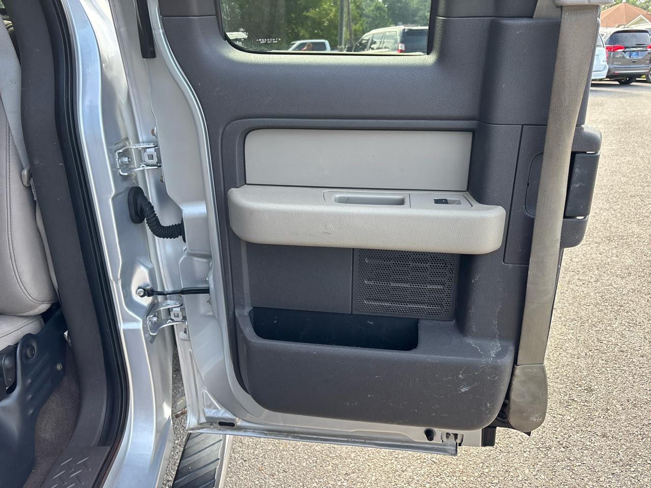 Ford F-150 XLT SuperCab 8-ft. Bed 2WD 2010