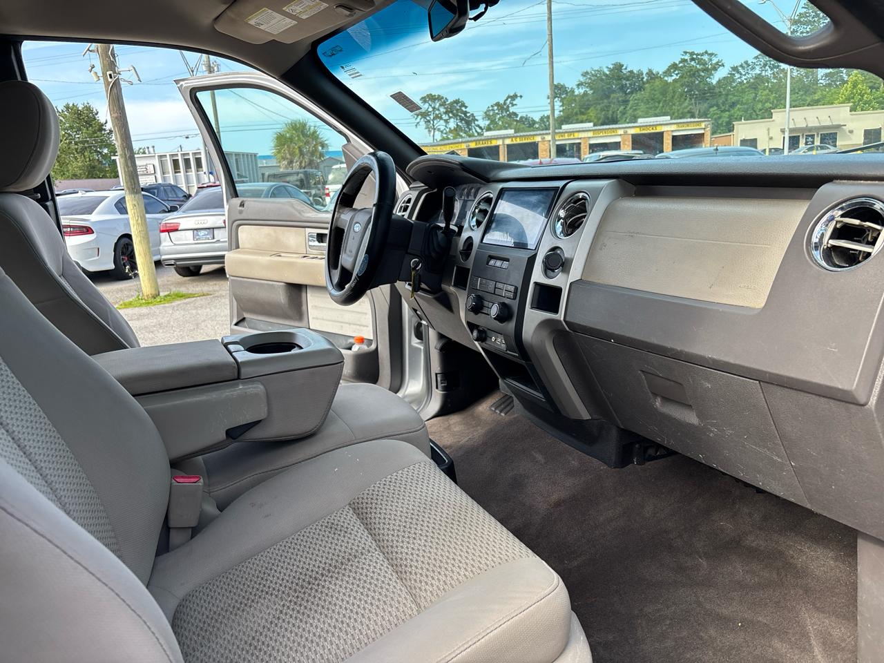 Ford F-150 XLT SuperCab 8-ft. Bed 2WD 2010
