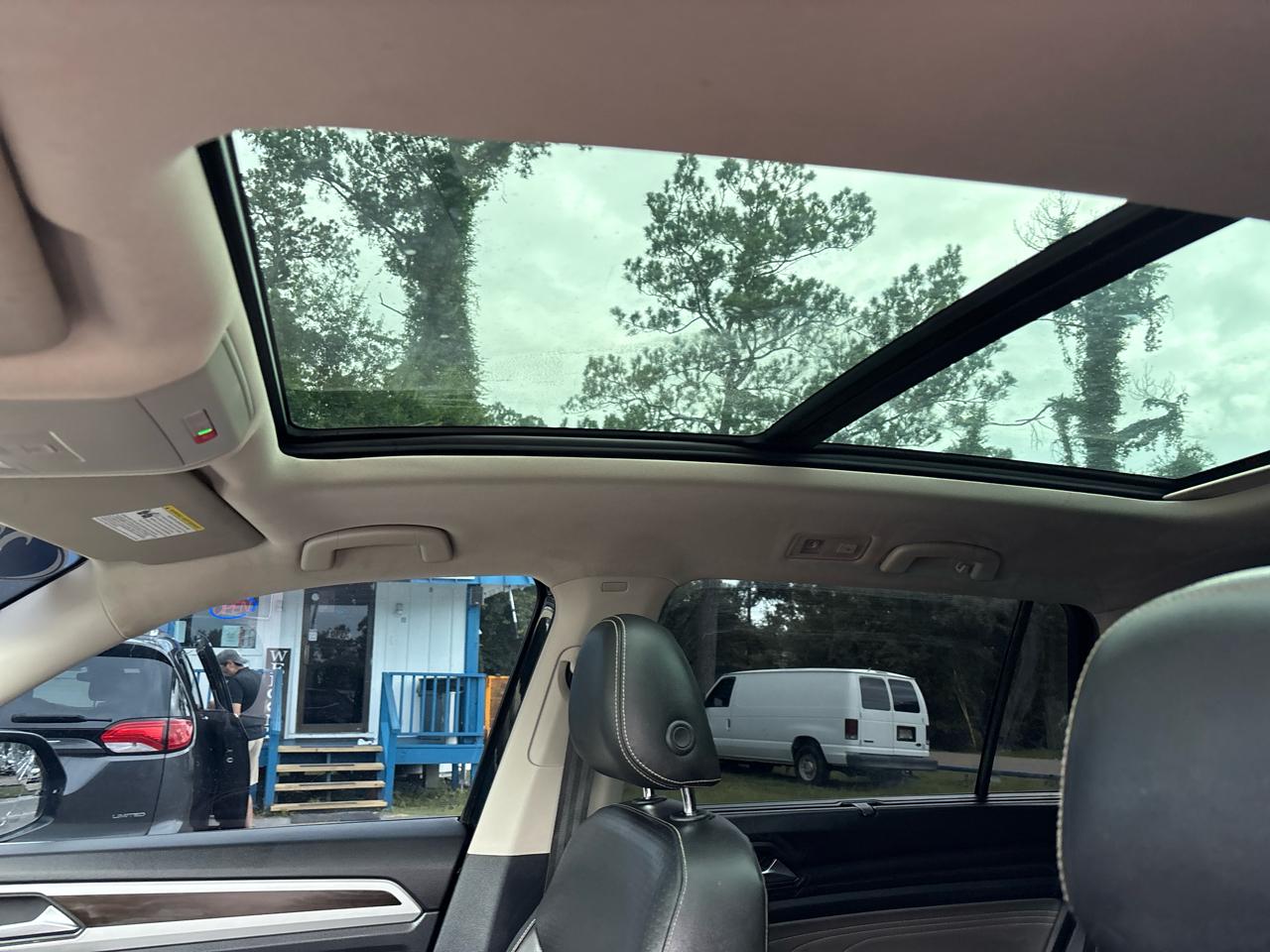 Volkswagen Atlas V6 SE w/Technology 2022