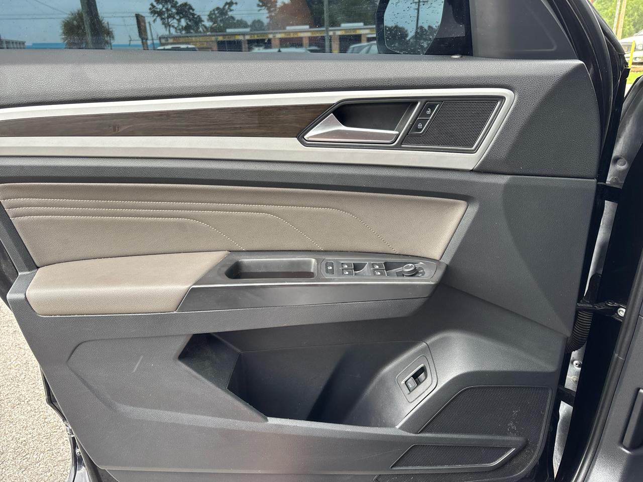 Volkswagen Atlas V6 SE w/Technology 2022