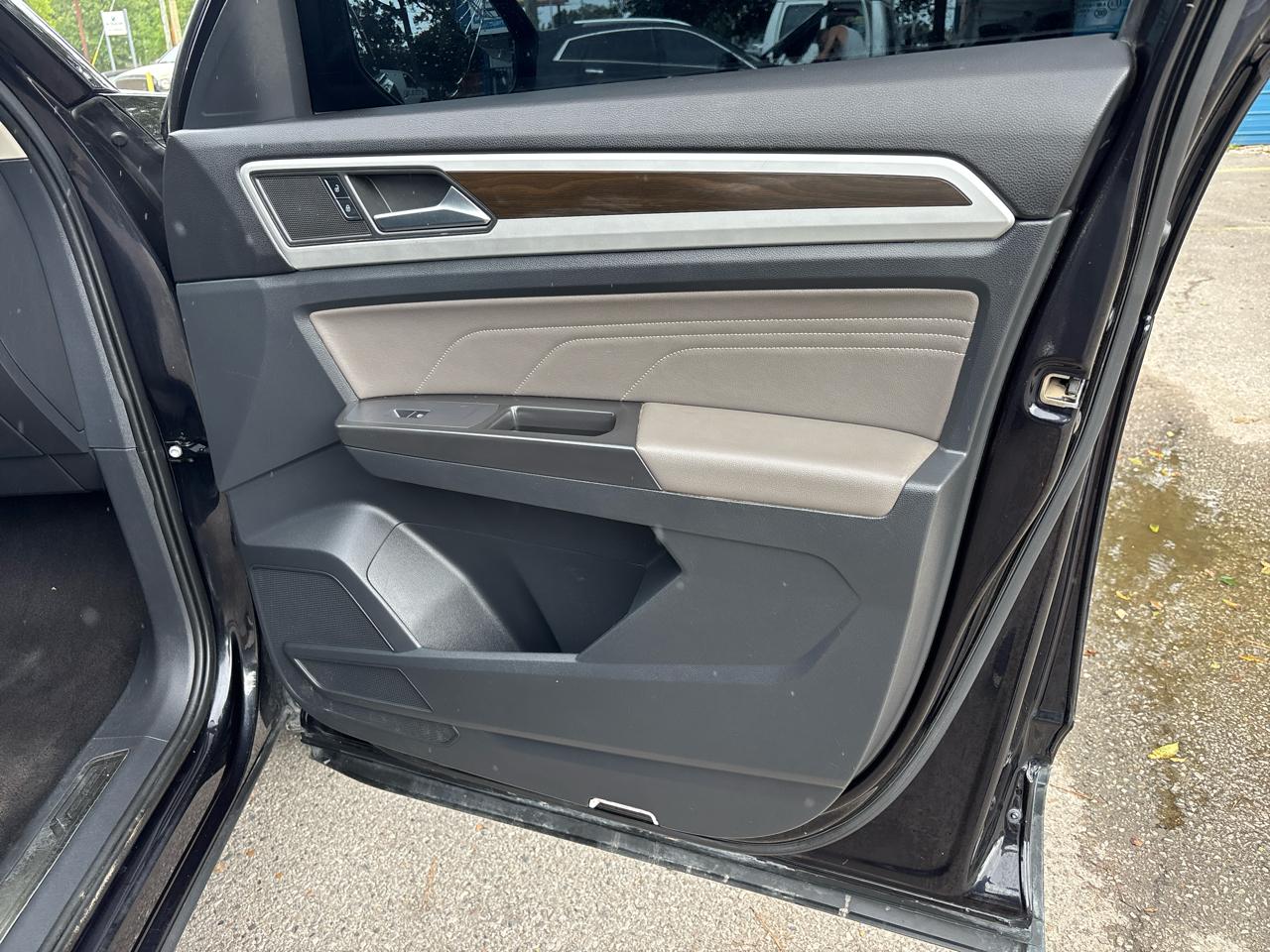 Volkswagen Atlas V6 SE w/Technology 2022