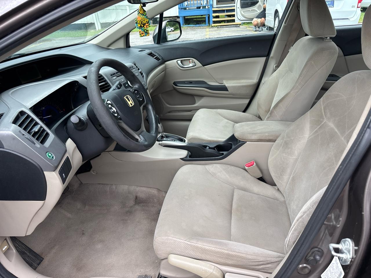 Honda Civic LX Sedan 5-Speed AT 2012
