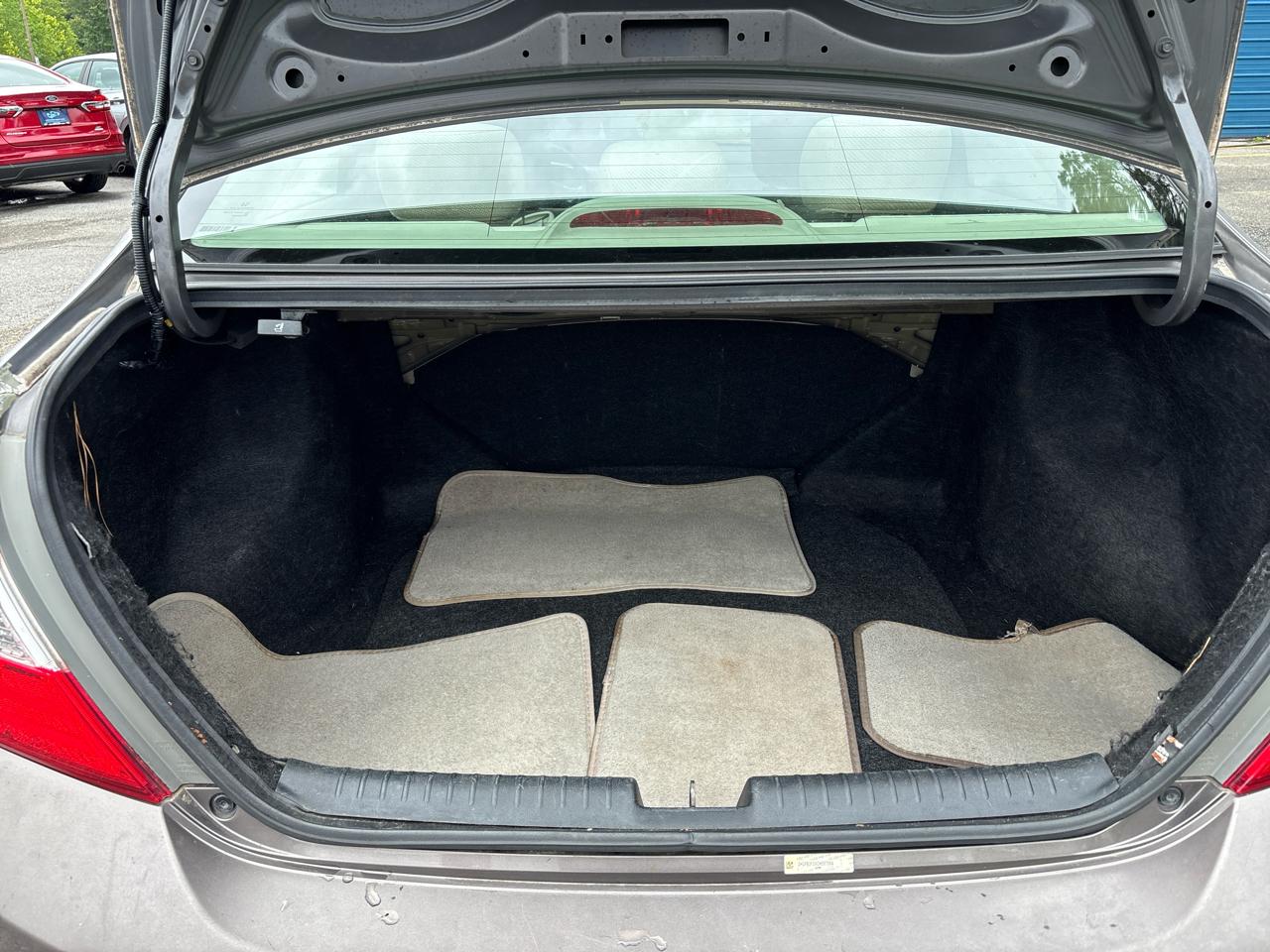 Honda Civic LX Sedan 5-Speed AT 2012