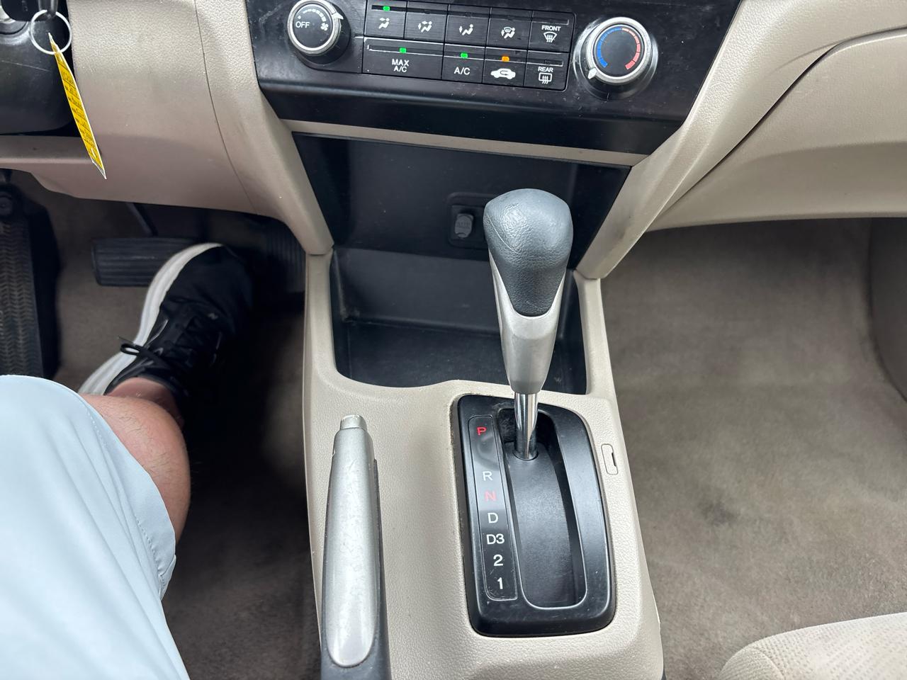 Honda Civic LX Sedan 5-Speed AT 2012