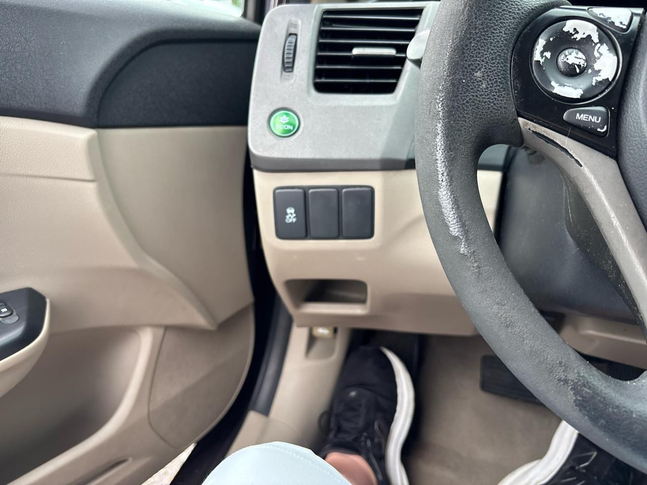 Honda Civic LX Sedan 5-Speed AT 2012
