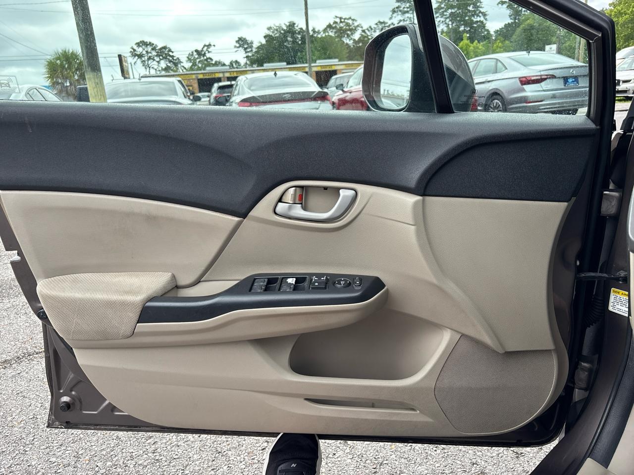 Honda Civic LX Sedan 5-Speed AT 2012