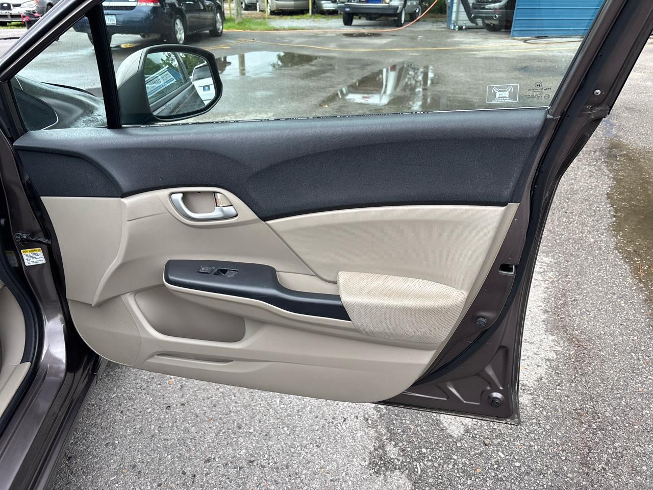 Honda Civic LX Sedan 5-Speed AT 2012