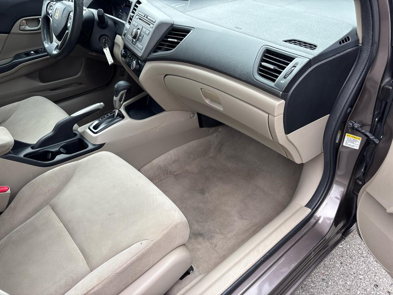 Honda Civic LX Sedan 5-Speed AT 2012