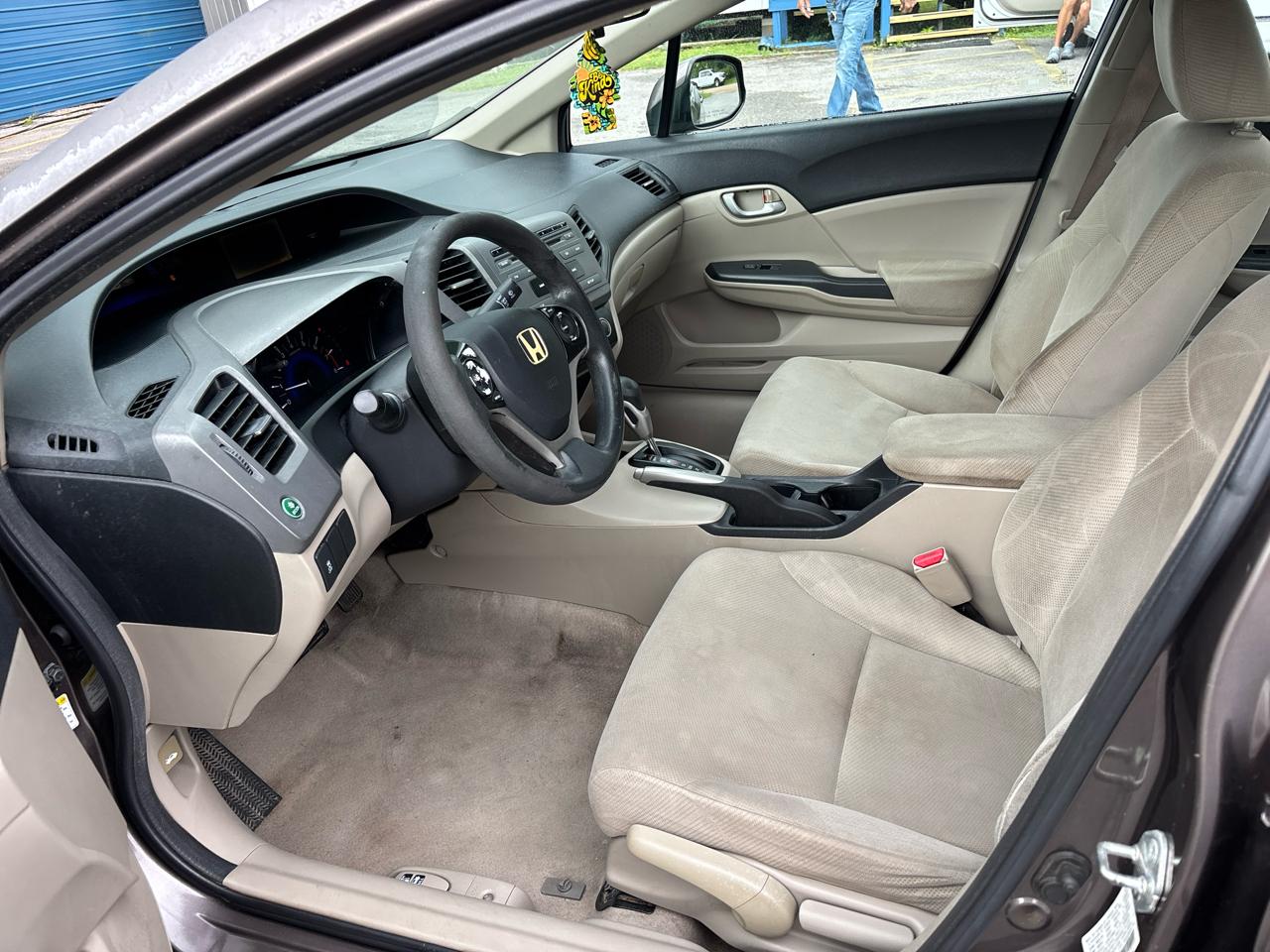 Honda Civic LX Sedan 5-Speed AT 2012