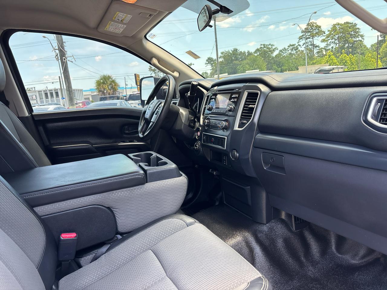 Nissan Titan XD S 4WD Diesel 2017