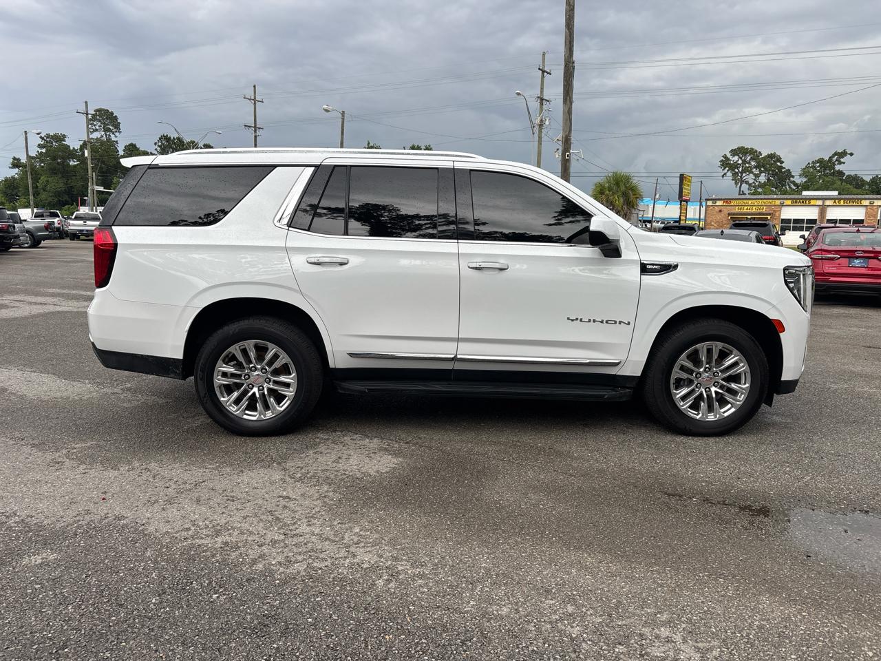 2021 GMC Yukon SLT - Photo 6