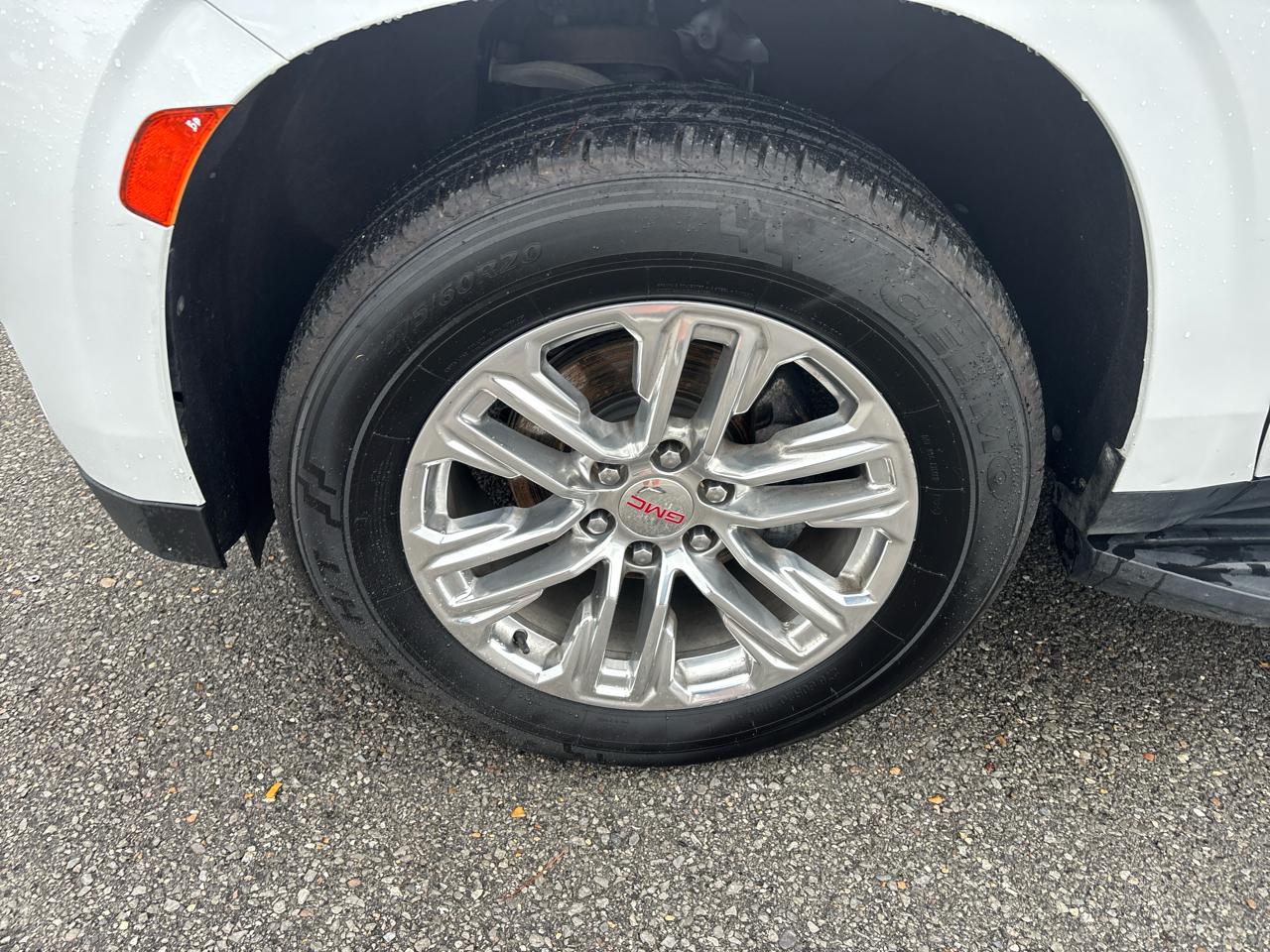 2021 GMC Yukon SLT - Photo 9