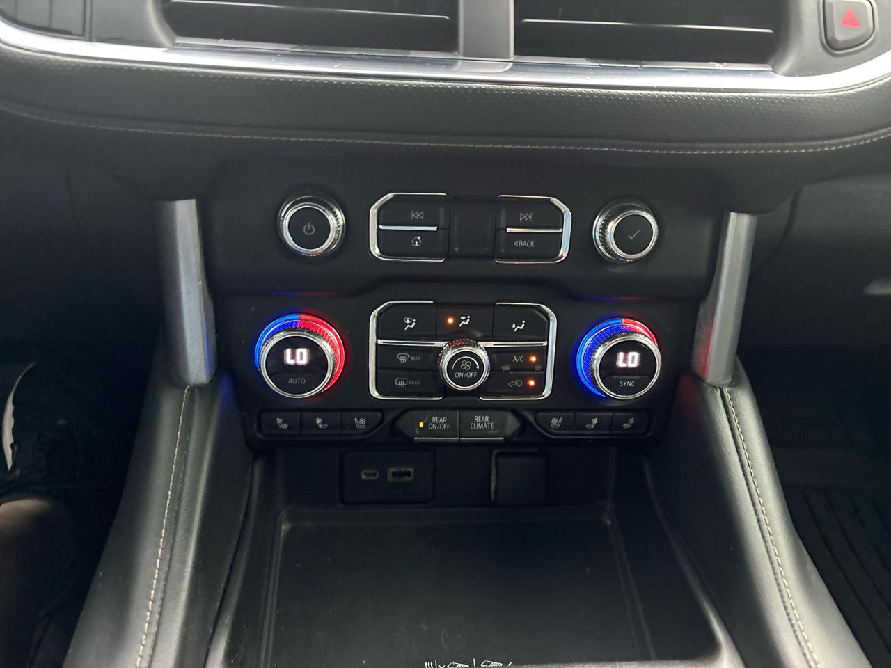2021 GMC Yukon SLT - Photo 19