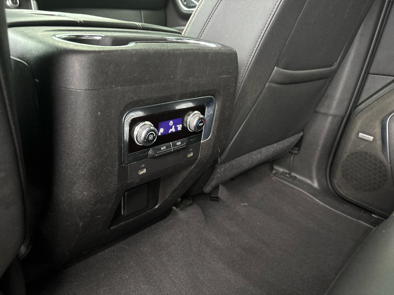 2021 GMC Yukon SLT - Photo 32