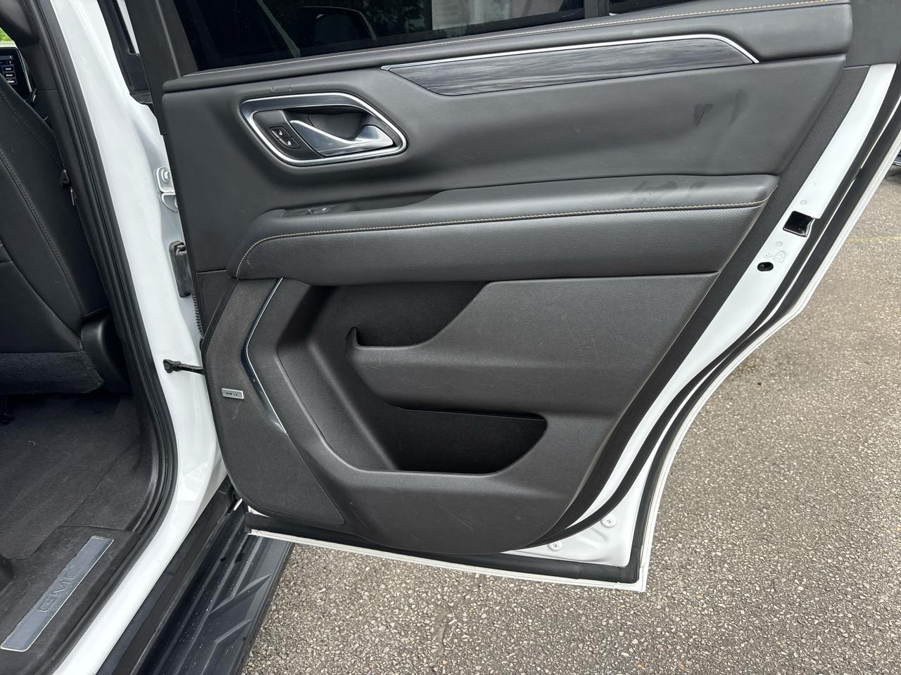2021 GMC Yukon SLT - Photo 33