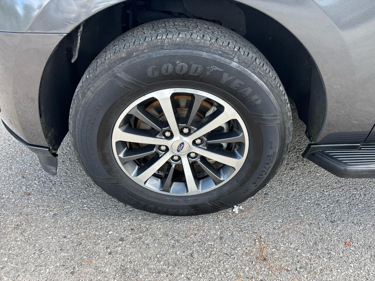 Ford Expedition XLT 2020