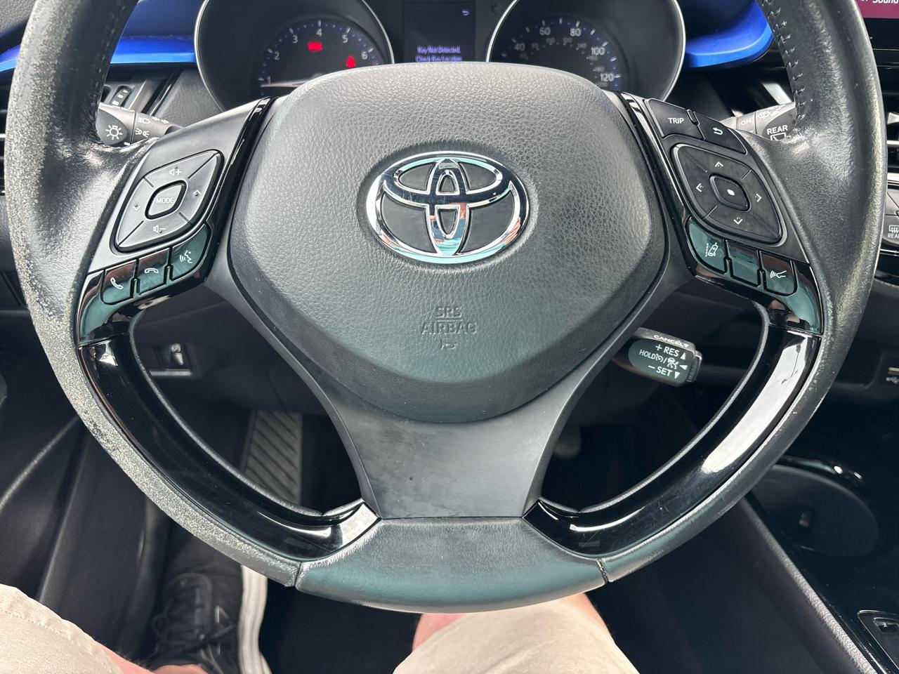 Toyota C-HR XLE 2021