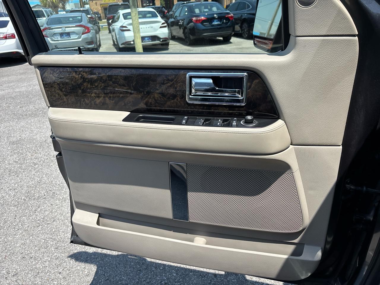 Lincoln Navigator L Select 2WD 2016