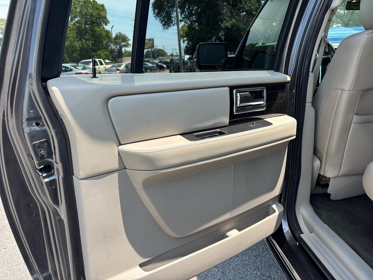 Lincoln Navigator L Select 2WD 2016