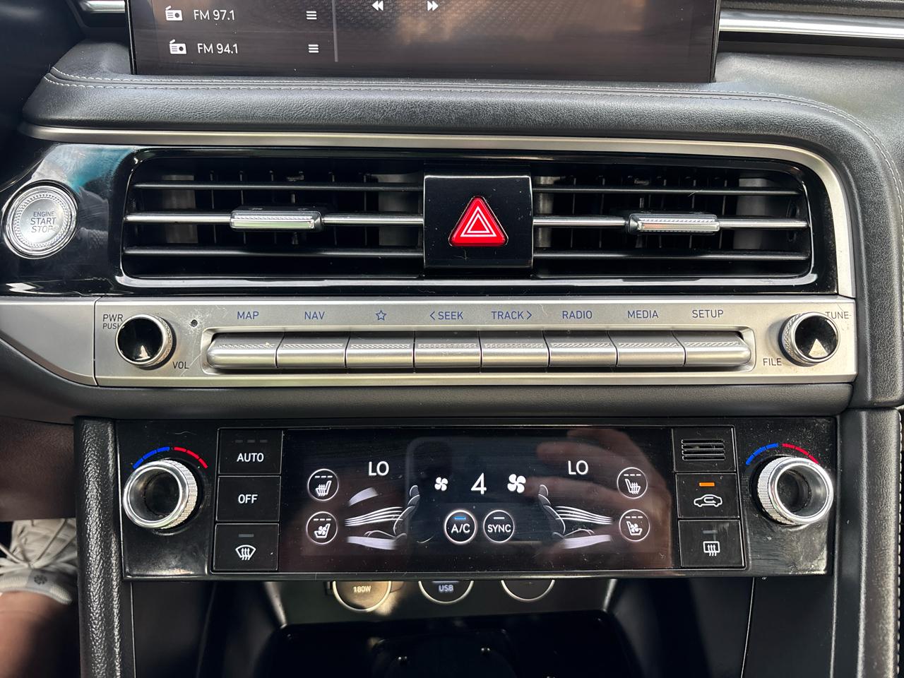 Genesis G70 2.5T 2025
