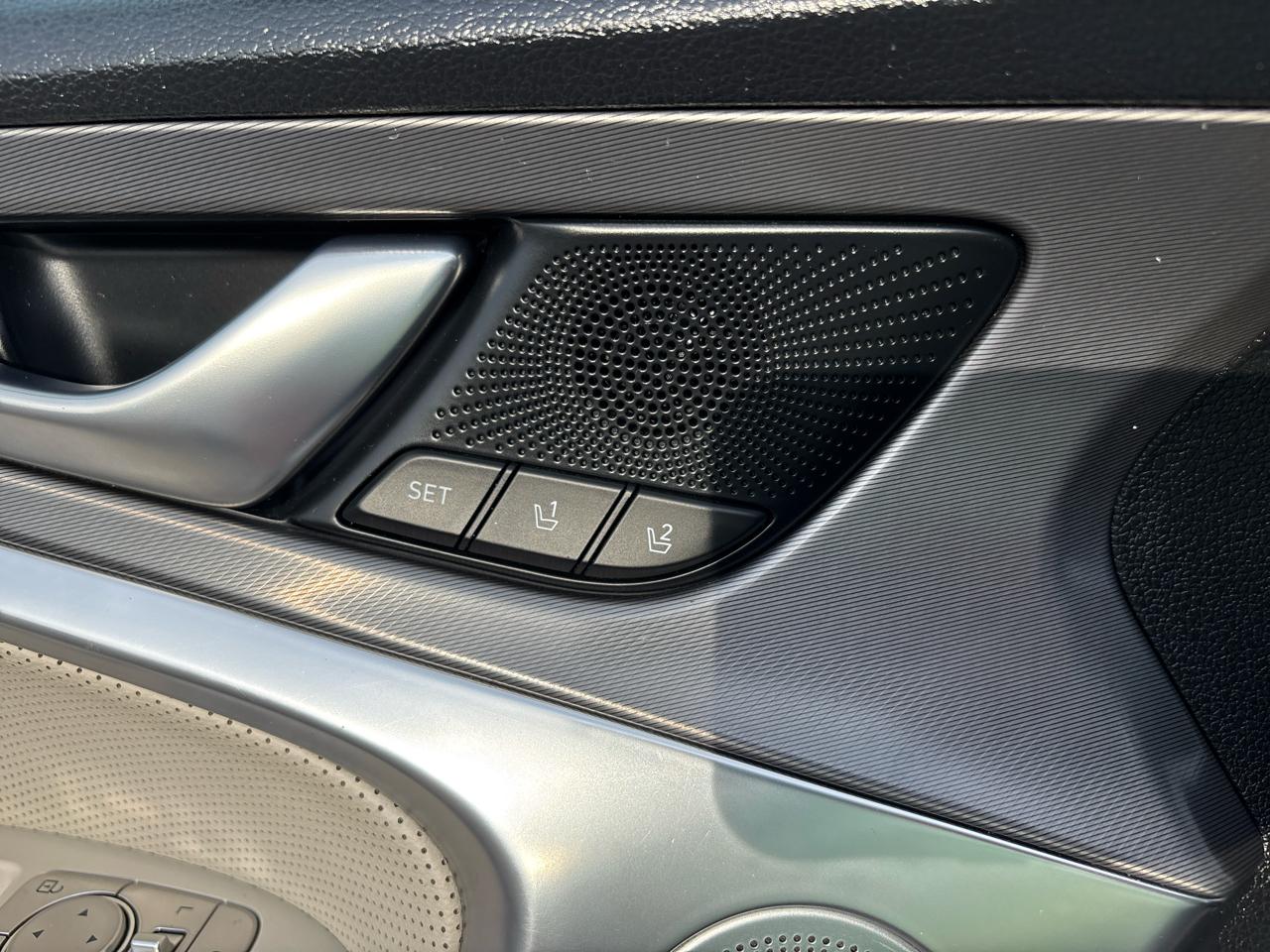 Genesis G70 2.5T 2025