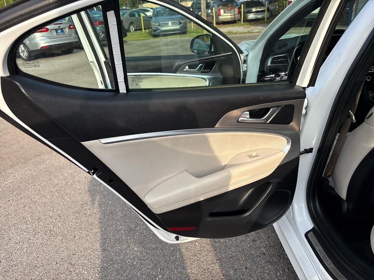 Genesis G70 2.5T 2025