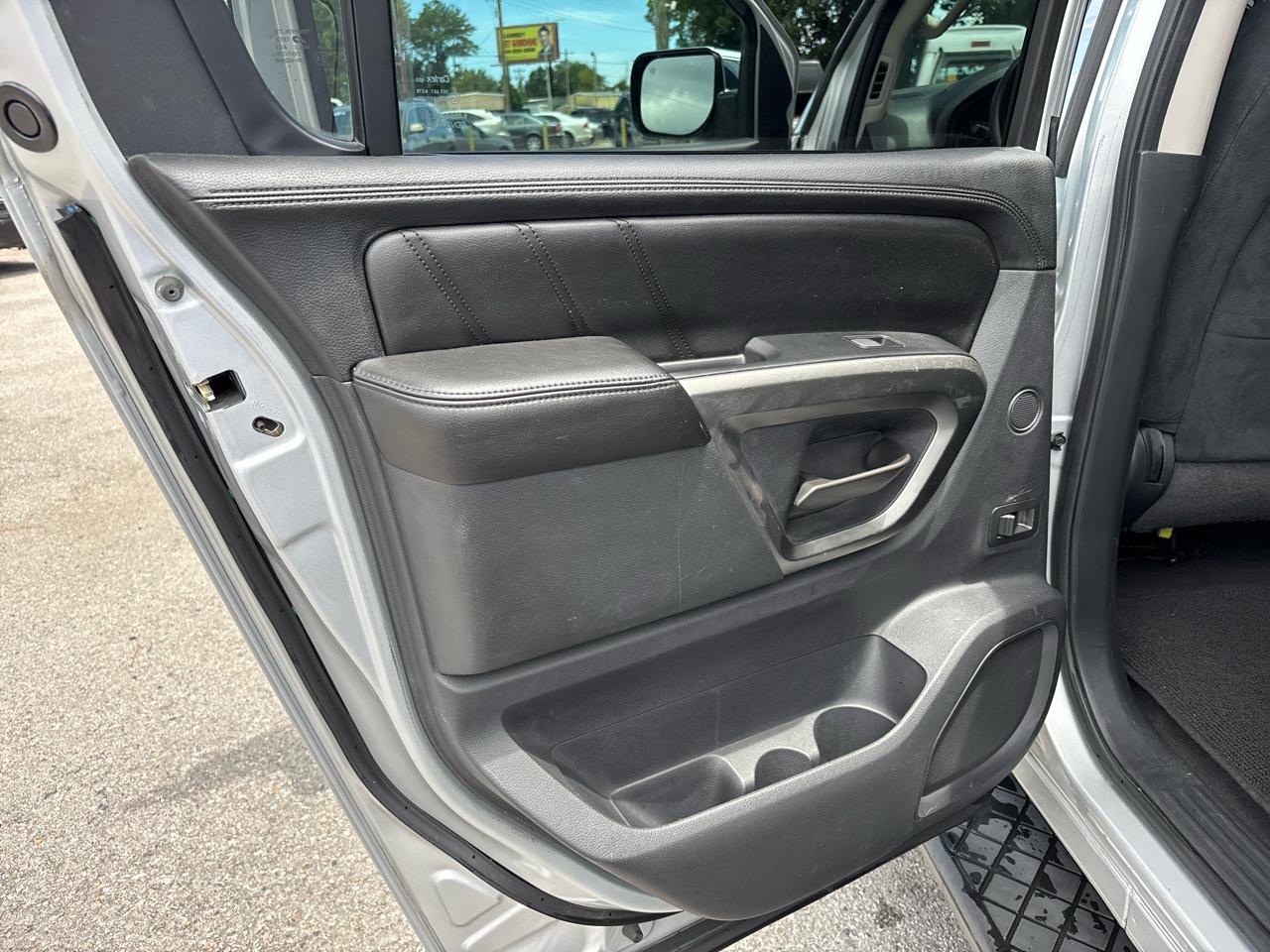Nissan Armada SL 2WD 2015