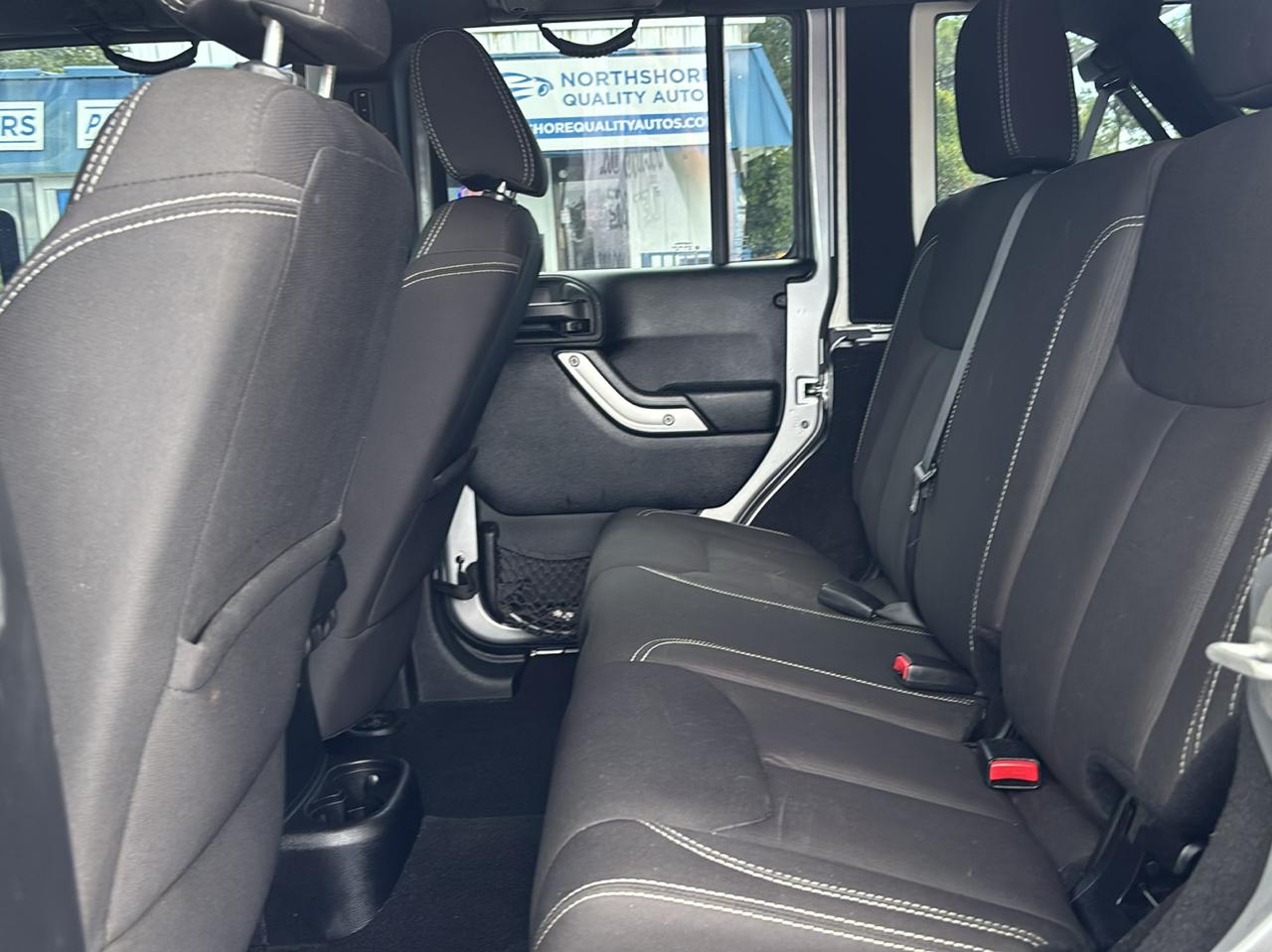 Jeep Wrangler Unlimited Sahara 4WD 2015