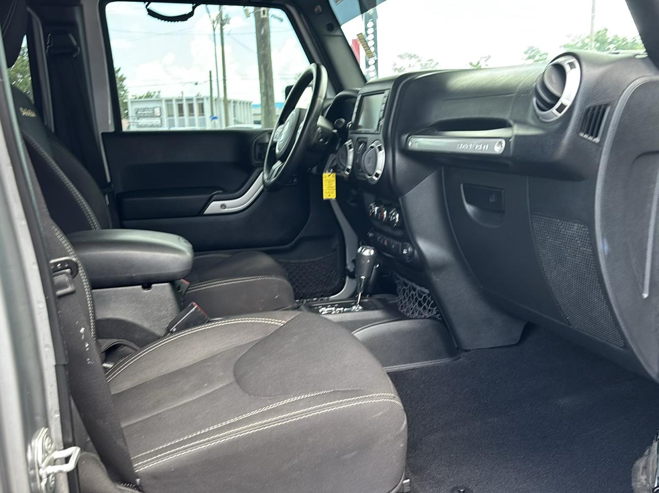 Jeep Wrangler Unlimited Sahara 4WD 2015
