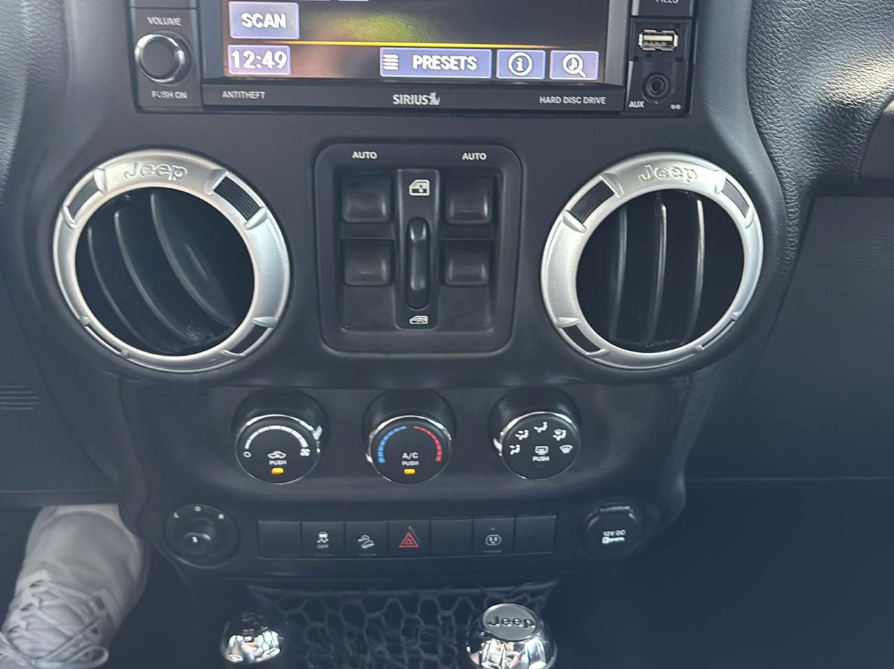 Jeep Wrangler Unlimited Sahara 4WD 2015