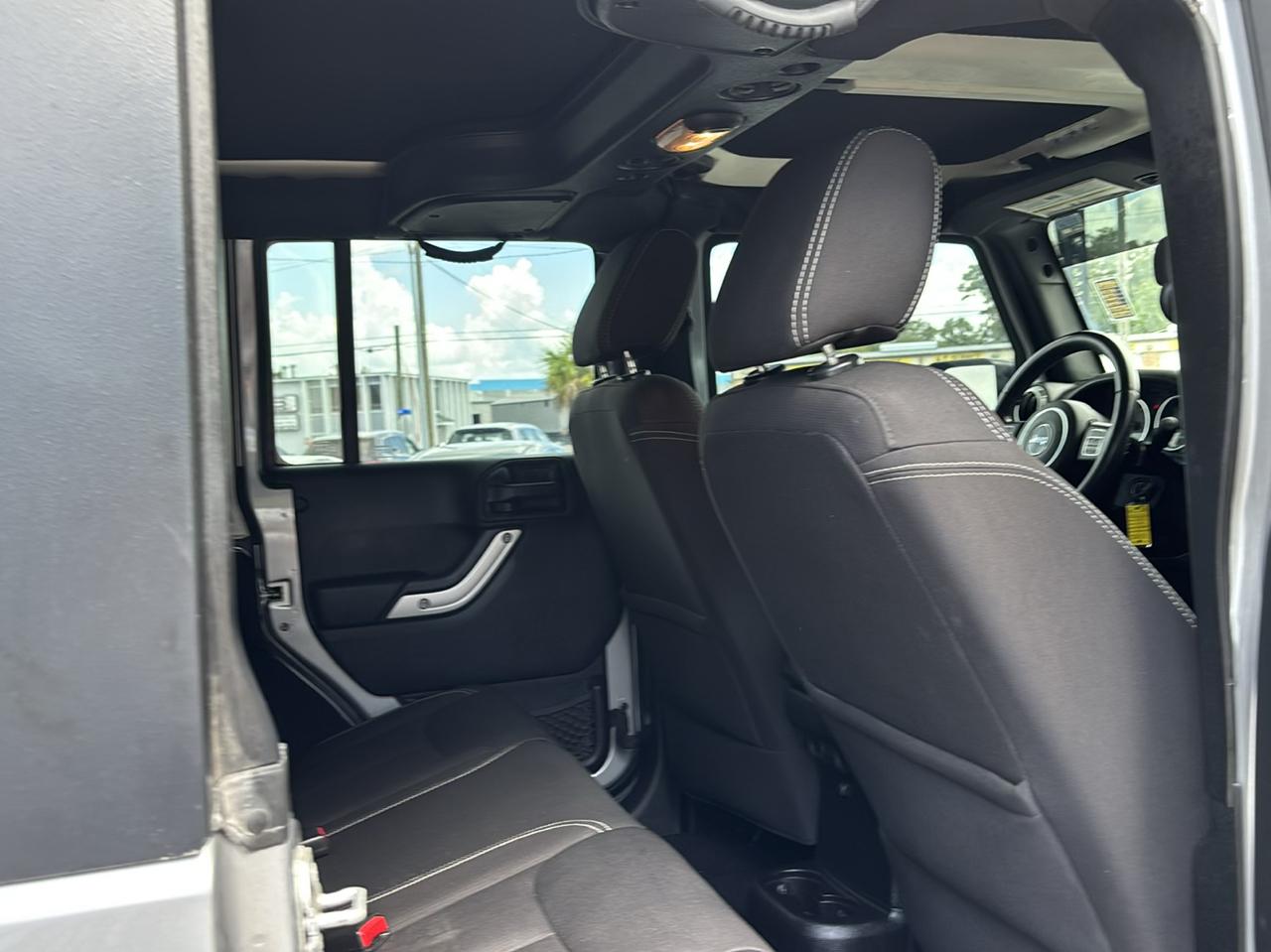 Jeep Wrangler Unlimited Sahara 4WD 2015