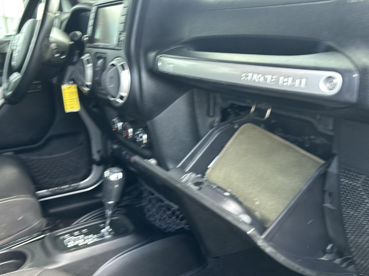 Jeep Wrangler Unlimited Sahara 4WD 2015